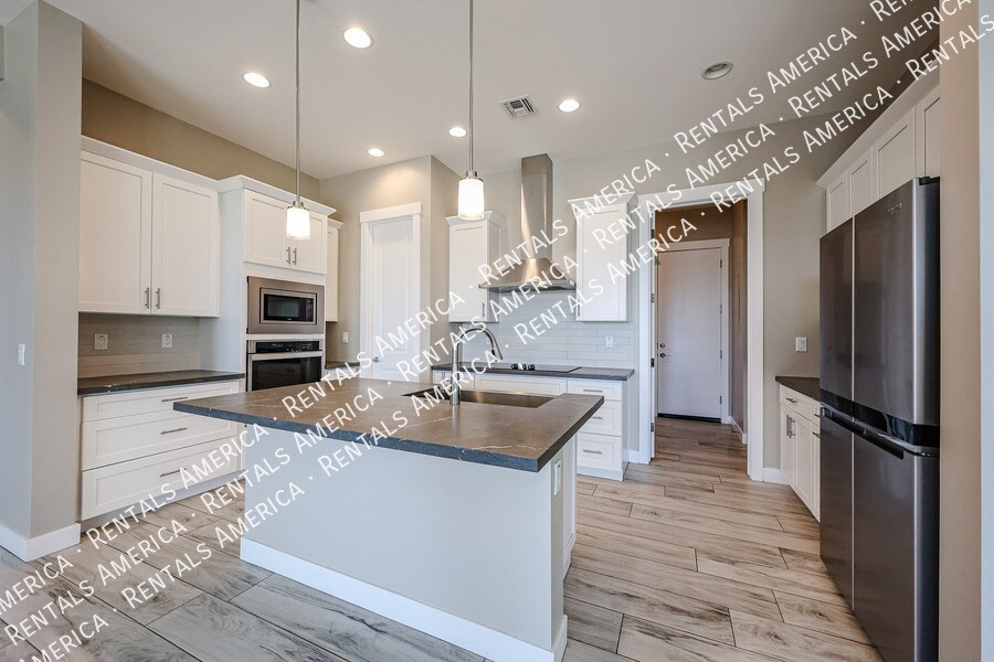 Building Photo - 31121 N 136th Wy