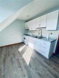 Building Photo - 263 Bourne Ave