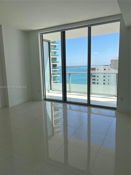 Building Photo - 1300 Brickell Ave