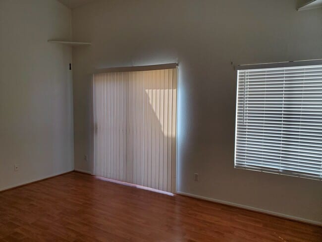 Building Photo - 510 W Sereno Dr