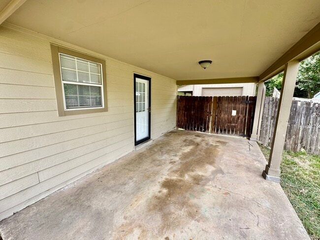 Building Photo - 3755 Schanna Dr