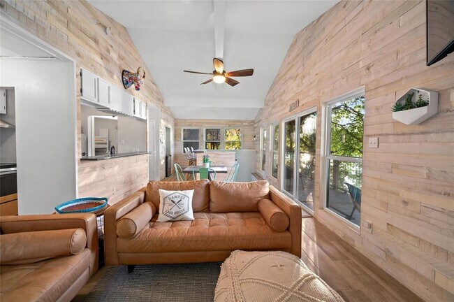 Building Photo - 1708 Ski Slope Dr