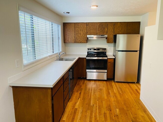 Building Photo - Single Level totally renovated 3 bedroom delight