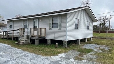 Building Photo - 1300 N Grace St