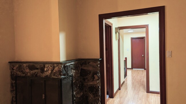 Building Photo - 18 Roemer Way