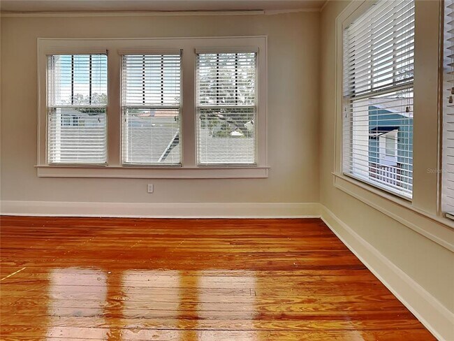 Building Photo - 1806 W Morrison Ave