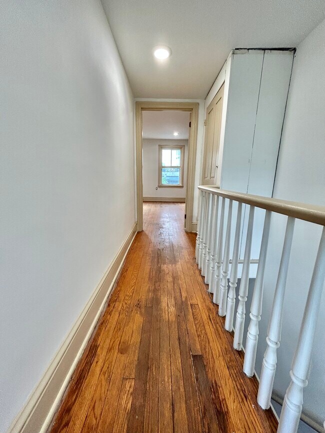 Building Photo - 1328 N Washington St