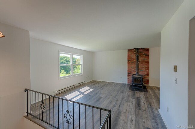 Building Photo - 17 Slate Field Ln