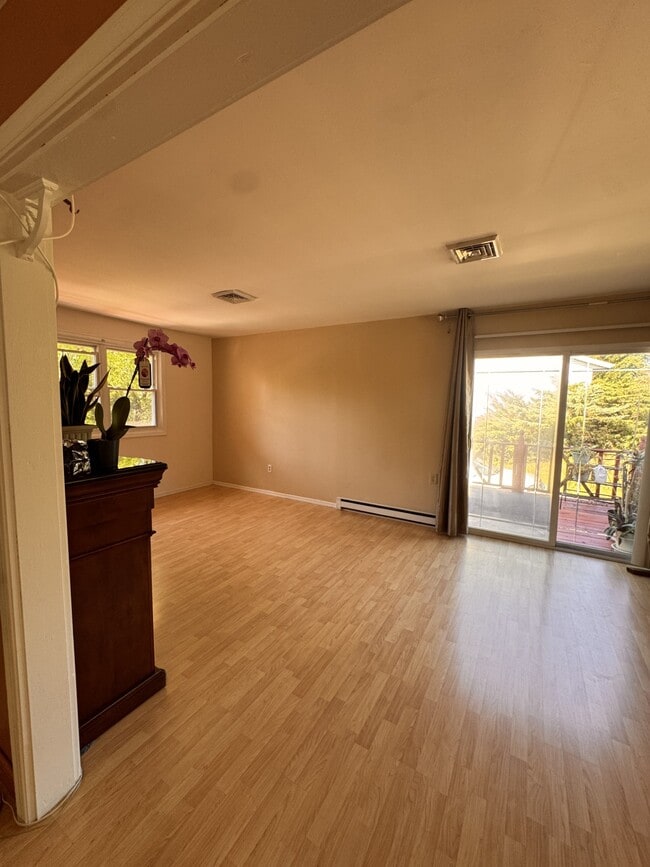 Building Photo - 4902 Creek Dr
