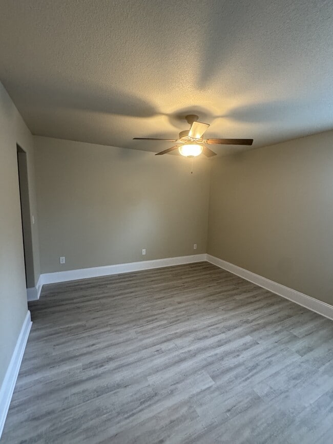 Building Photo - 321 Pine St