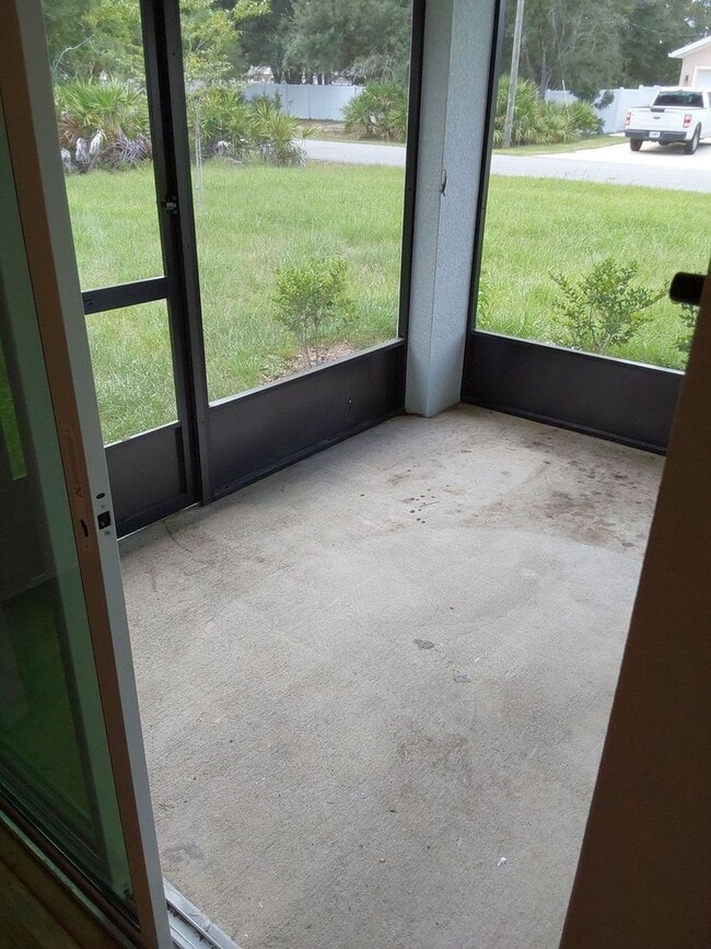Building Photo - Like new 5/3/2 with screened in porch and much more...