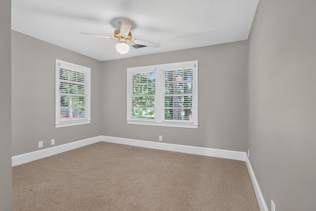 Building Photo - 113 7 Oaks Way