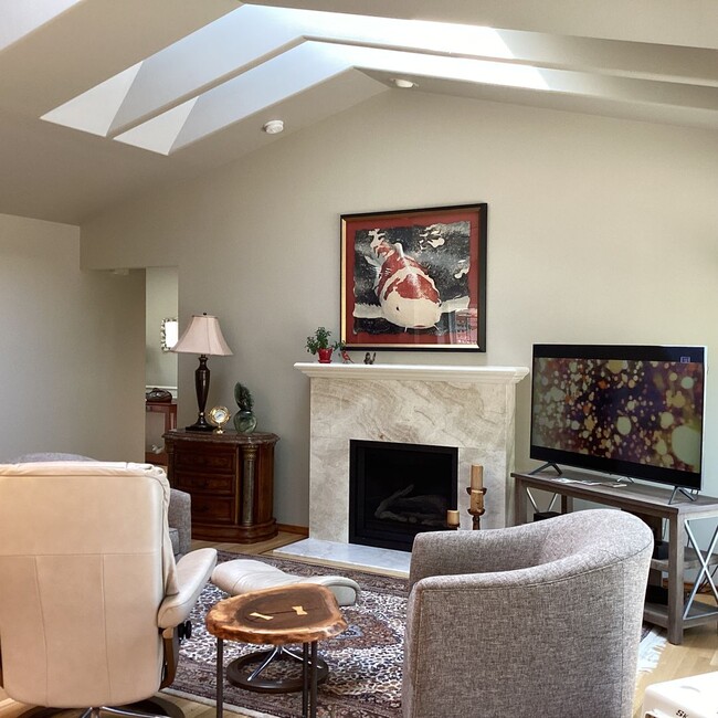 Building Photo - Charming Mukilteo Rambler in Fair Harbor