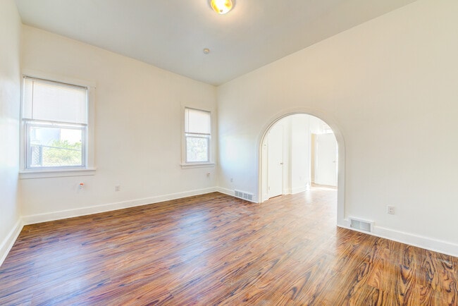 Building Photo - Awesome building with 2 great apartments in the South Side Slopes/Allentown