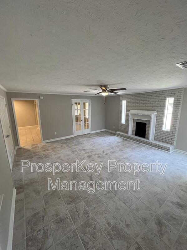 Building Photo - 615 Buford Dr