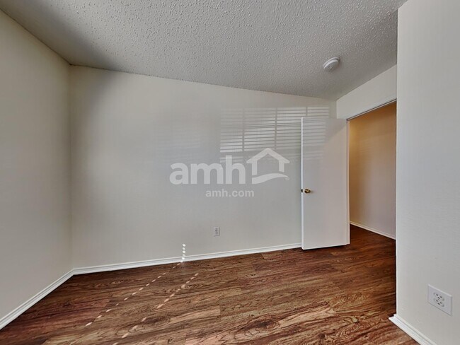 Building Photo - 524 Richmond Park Ln