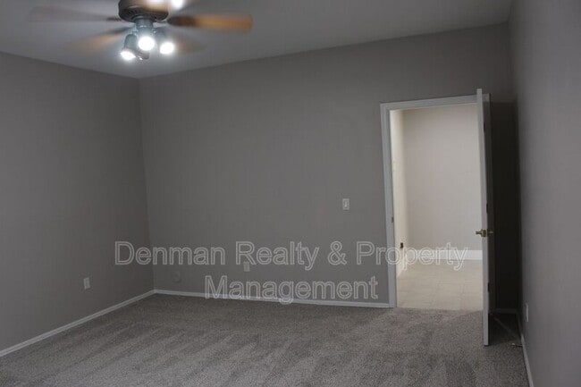 Building Photo - 6815 S 41st Ln