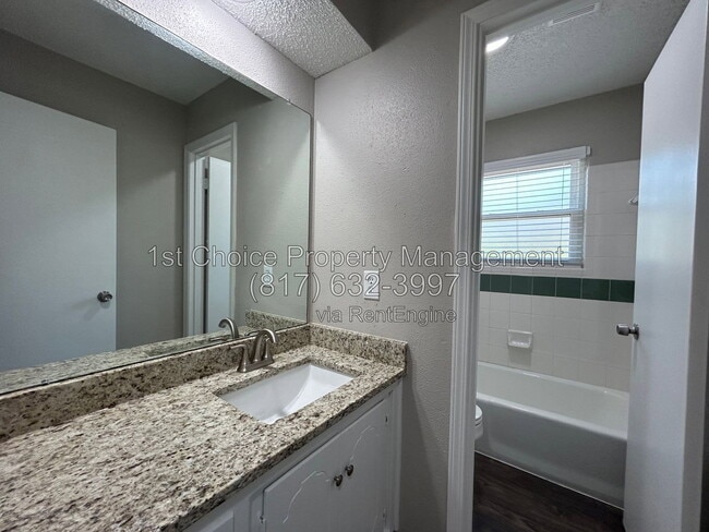 Building Photo - 1516 Oakridge Ct W
