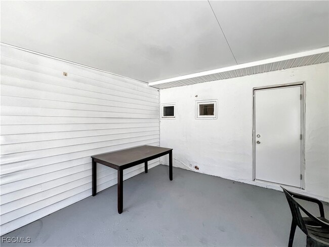 Building Photo - 15206 Stringfellow Rd