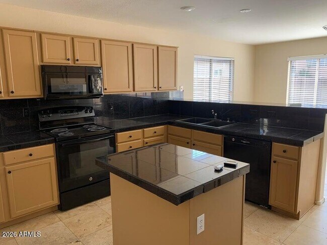 Building Photo - 15071 W Heritage Oak Way