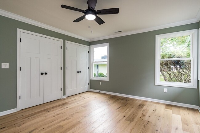 Building Photo - Newly renovated 4 Bedroom 3 Bathroom Home ...