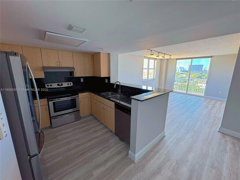 Building Photo - 3000 Coral Way