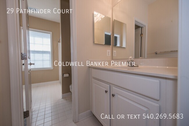 Building Photo - 29 Pathfinder Ct