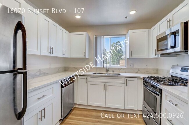 Building Photo - 16070 Sunset Blvd