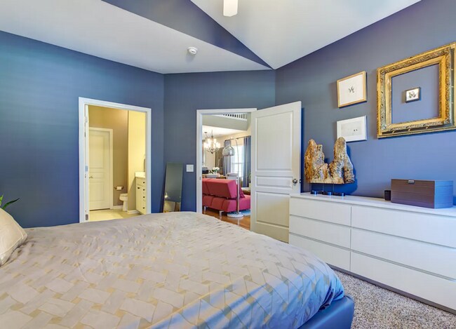 Building Photo - Charming 3BD, 2.5BA Raleigh Townhome with ...