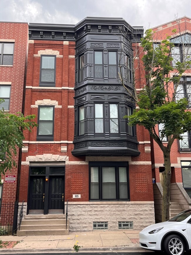 Building Photo - 905 S Miller St