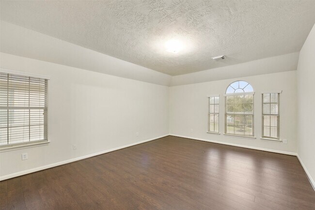Building Photo - 7514 Boxwood Ridge Ln