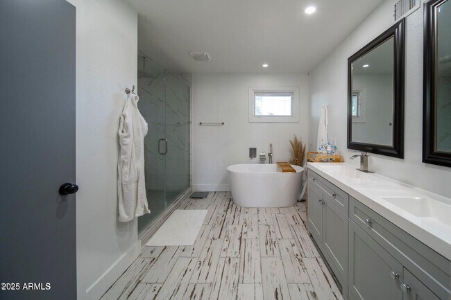 Building Photo - 11470 N 64th St