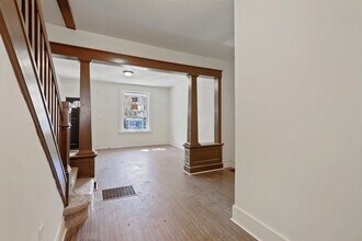 Building Photo - Bright 5 Bedroom, 1.5 Bath Home in Harrisburg, Pa!