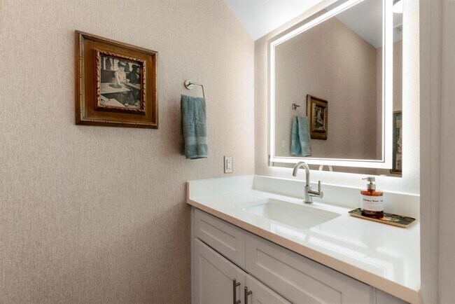 Building Photo - 1148 Webberville Rd