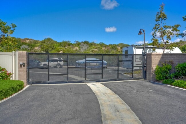 Building Photo - 6675 Agave Cir