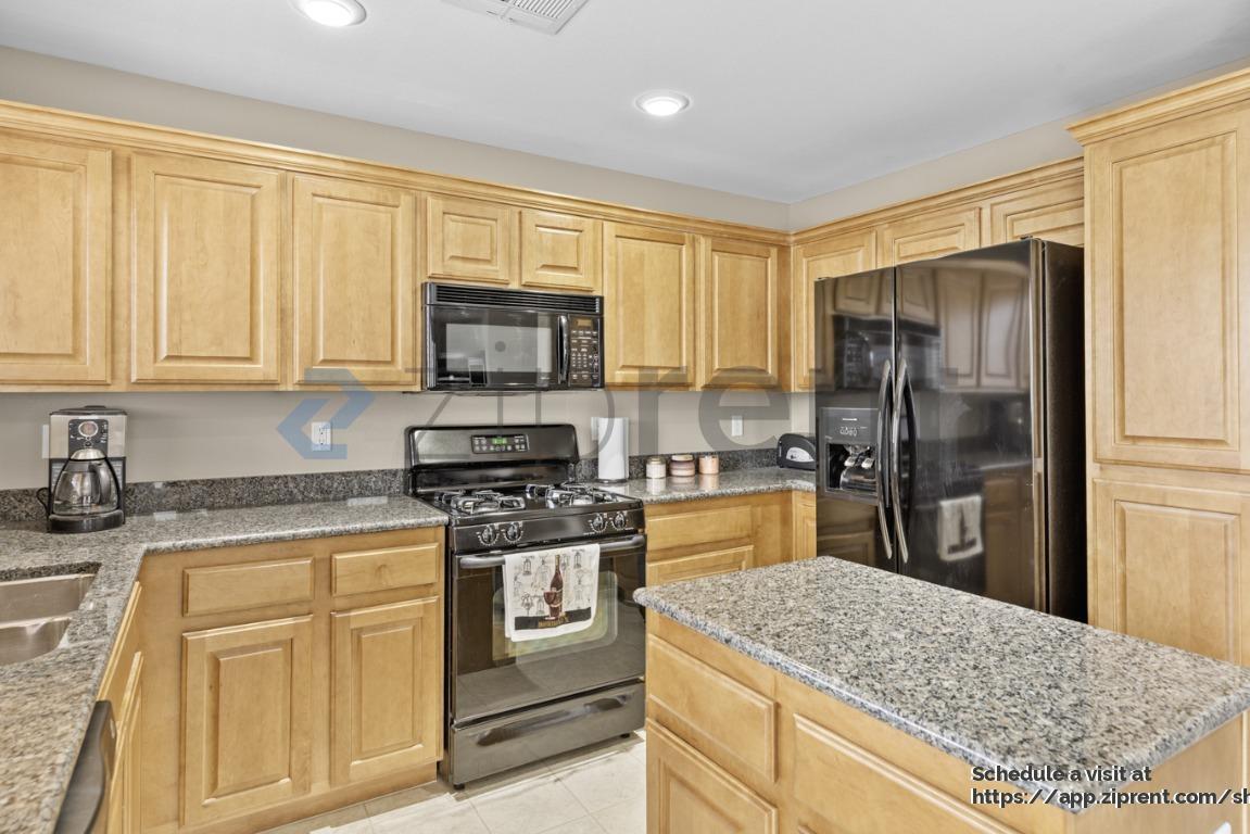 Building Photo - 5580 Avent Ferry St