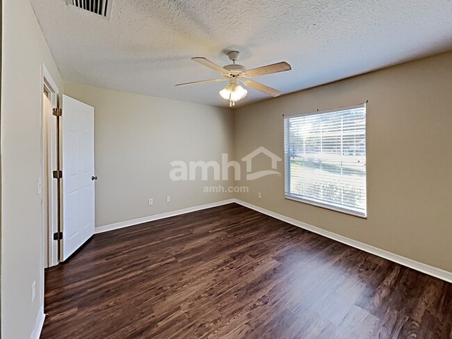 Building Photo - 315 Morningview Dr