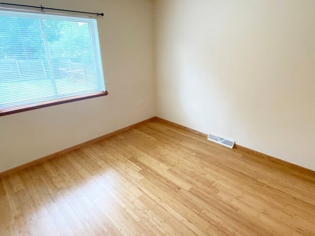 Building Photo - 2-Bedroom, 1-Bath Ranch Style Home - ADA Compliant, Hardwood Floors, & Fenced-In Yard