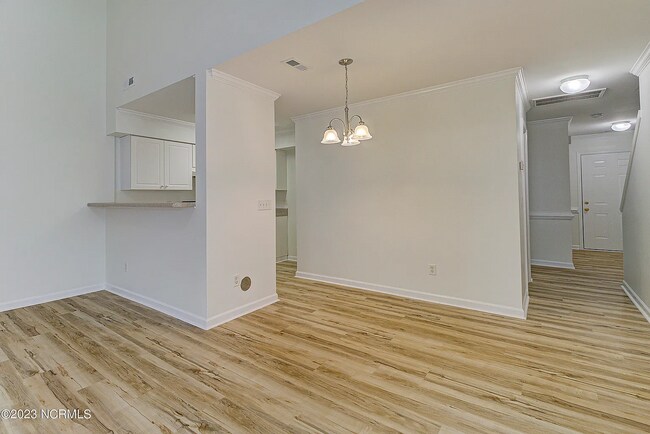 Building Photo - 517 Amberjack Drive
