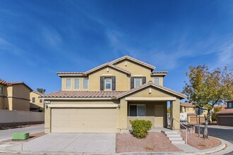 Building Photo - 978 Medina De Leon Ave