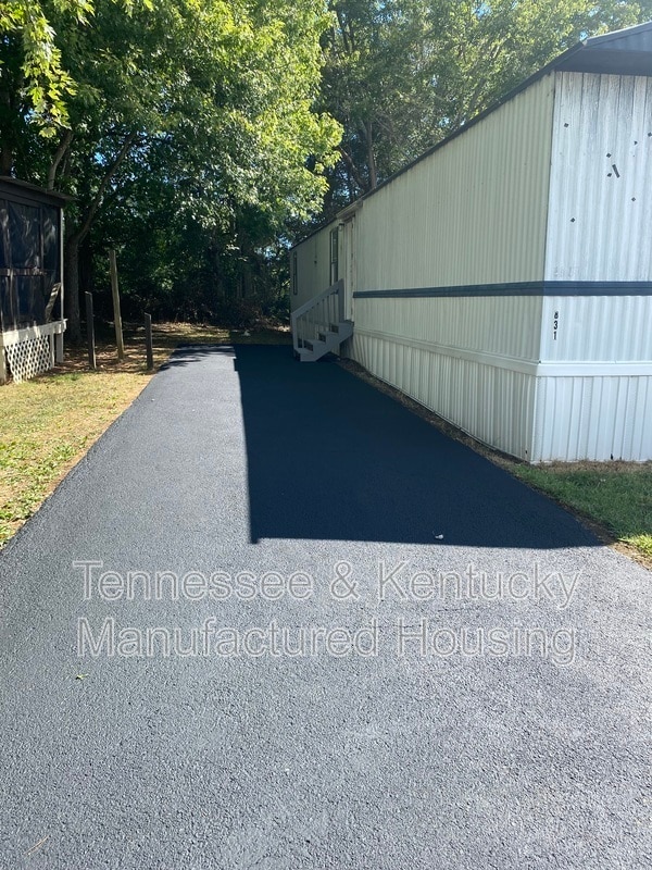 Building Photo - 1104 Columbia Ave