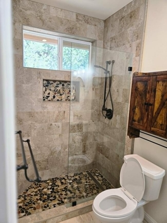 Building Photo - 39034 CA-41