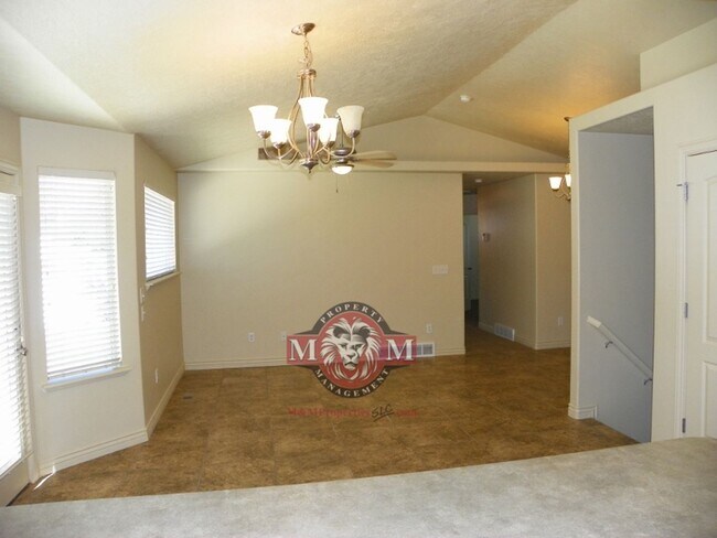 Building Photo - 3 Bed 2 Bath Home in a Herriman