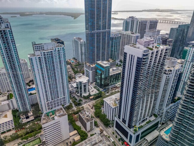 Building Photo - 1010 Brickell Ave