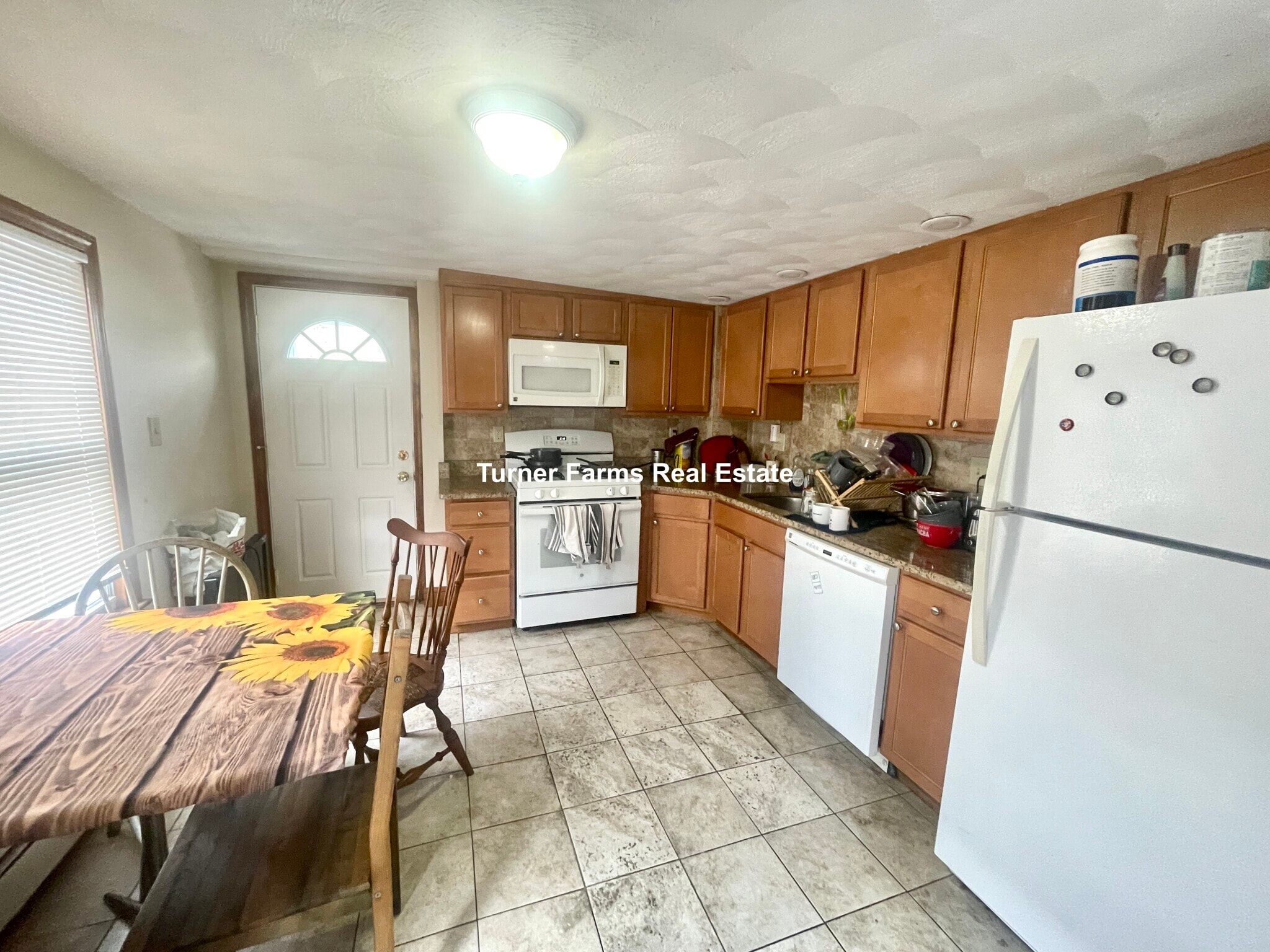 Building Photo - 585A Somerville Ave