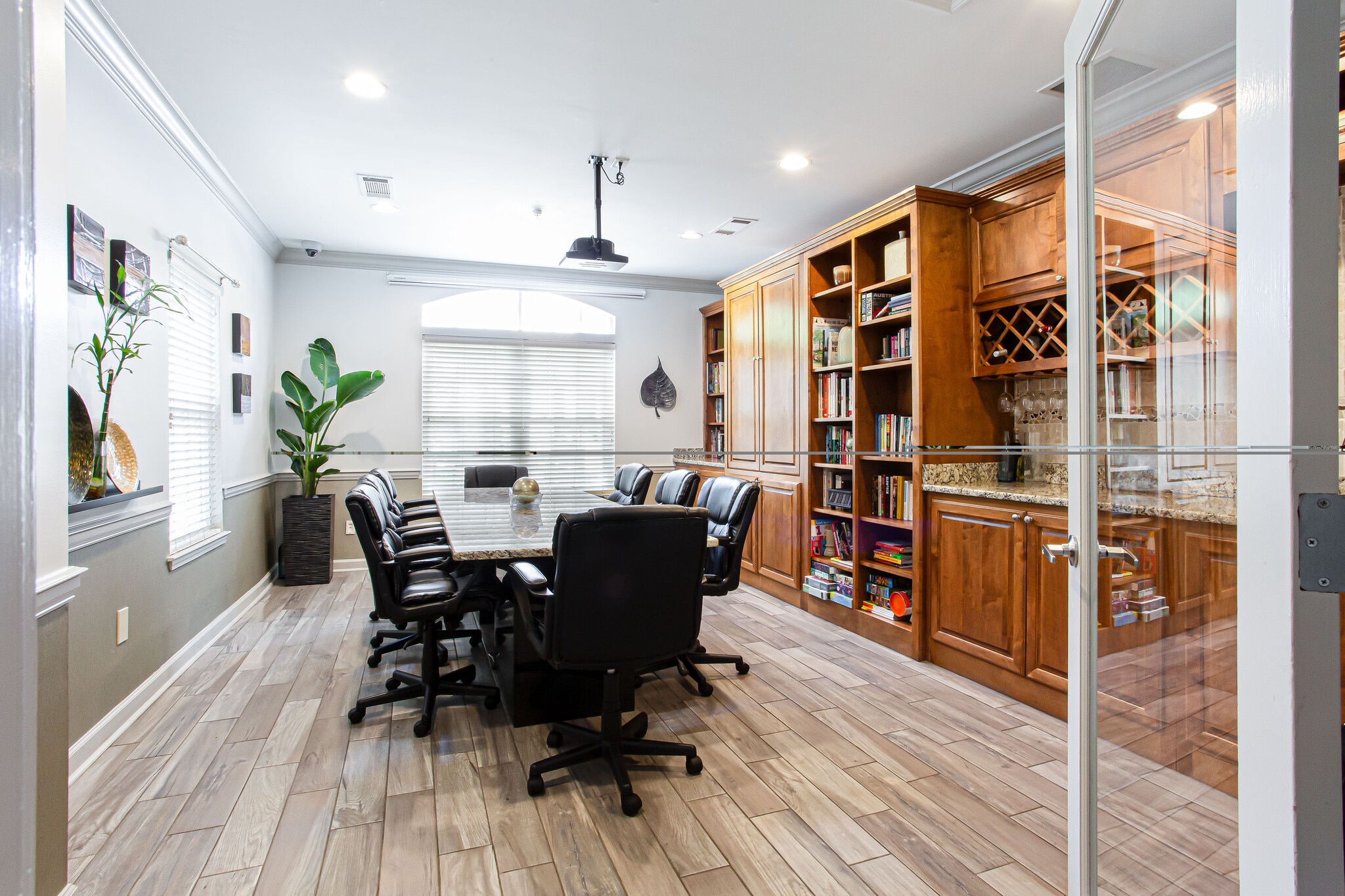 Building Photo - 1074 Peachtree Walk NE