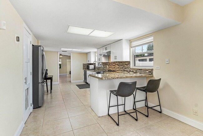 Building Photo - 123 NW 6th Ave