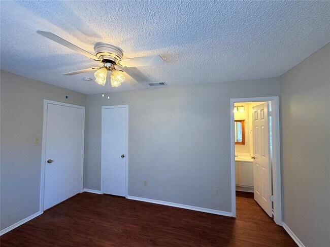 Building Photo - 12102 Arrowwood Dr