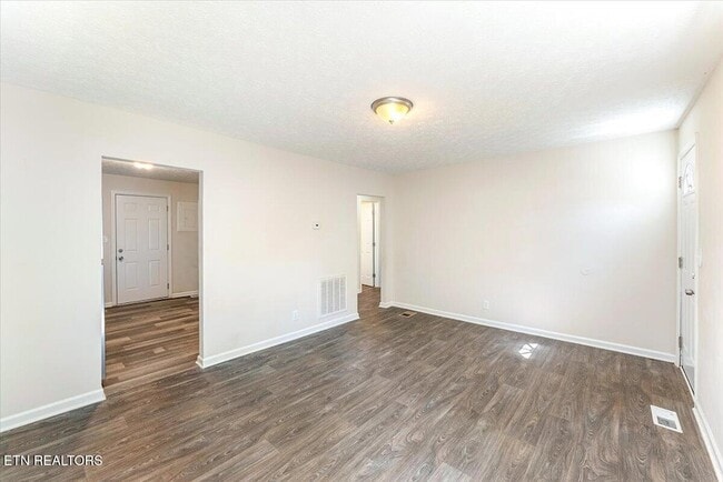 Building Photo - 158 Hamilton Cir