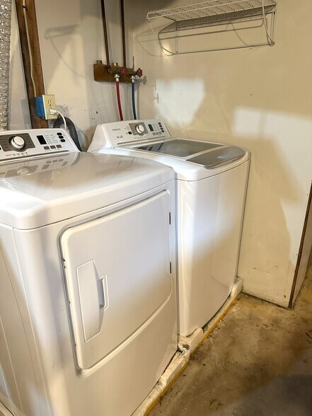 Washer & Dryer - 84 George St